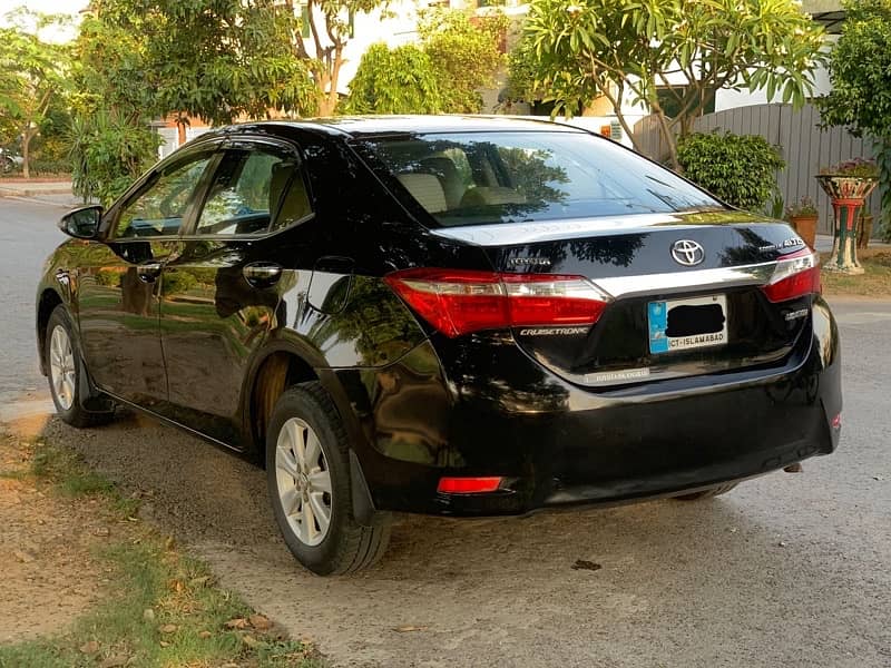 Toyota Corolla Altis 1.8 2015 4