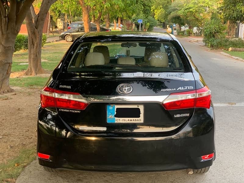 Toyota Corolla Altis 1.8 2015 5