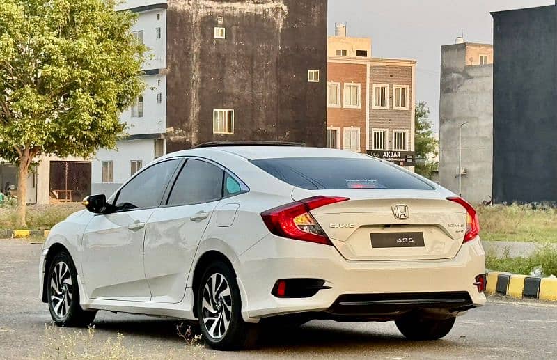 Honda Civic Oriel 2018 18