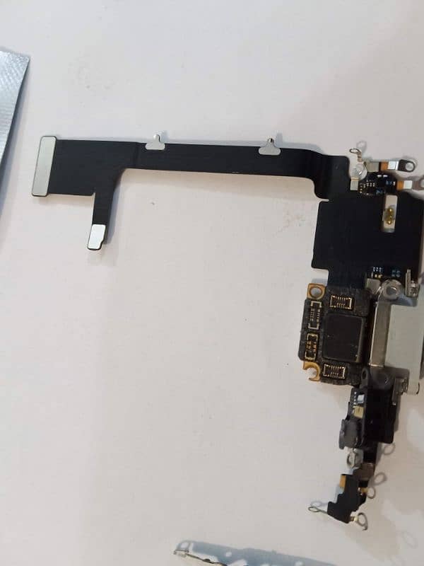 iphone 11 pro  all parts available! 4