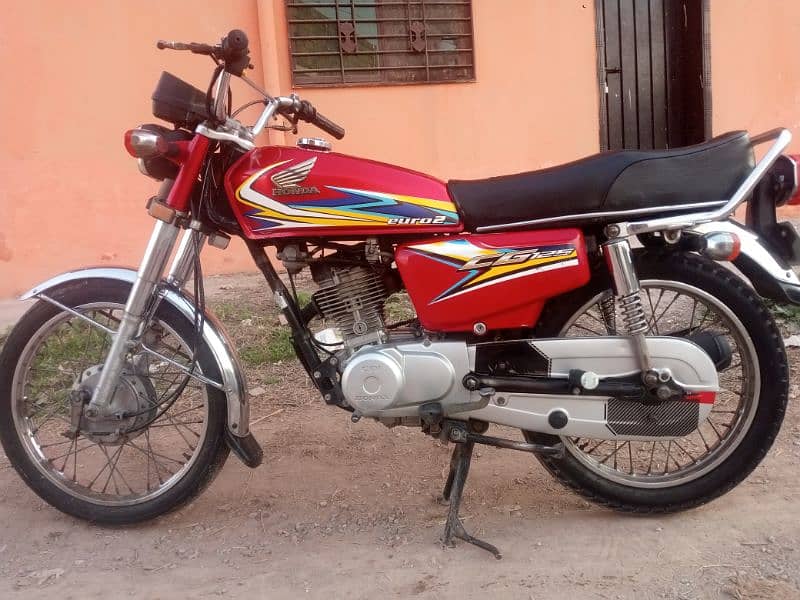 Honda 125 model 19 Punjab no location bhara kahu Islamabad 0