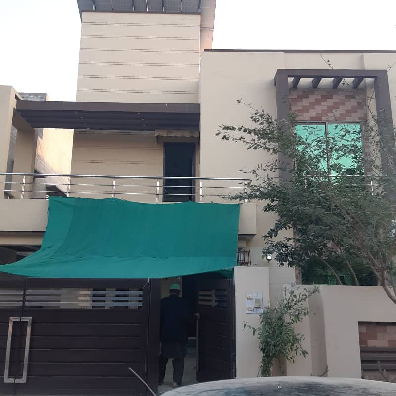 10 Marla House In Bahria Town Lahore For Sale 0