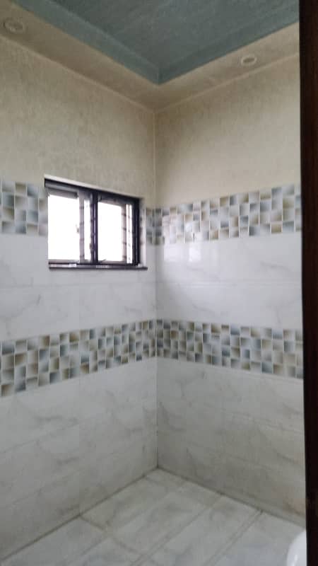 10 Marla House In Bahria Town Lahore For Sale 40