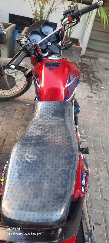 HONDA CB125F 8