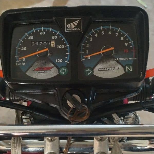 only 4200 kms running 0