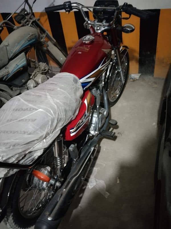 only 4200 kms running 7