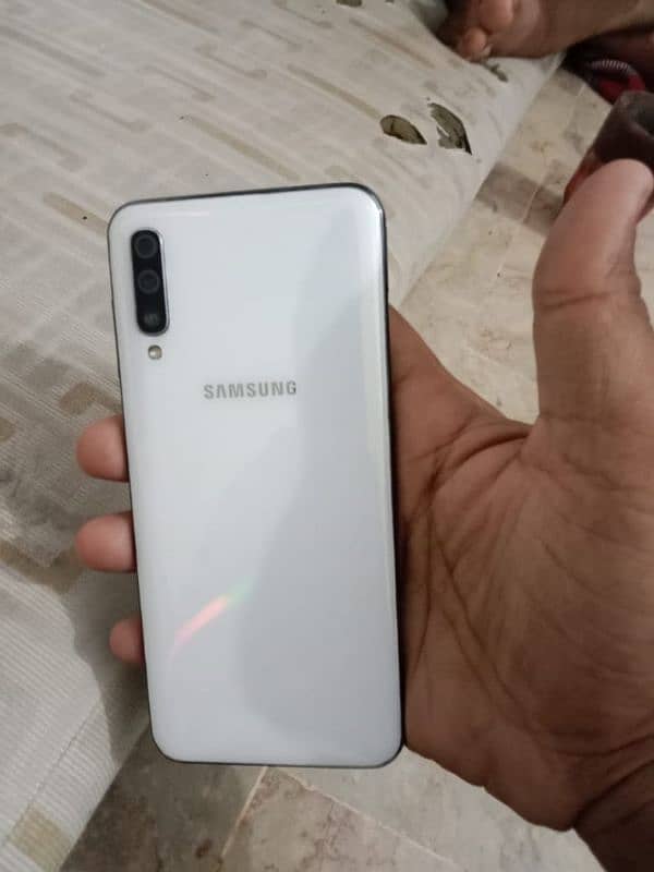 Sumsung galaxy A50 4/128 1