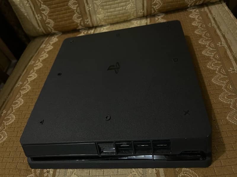 ps4 slim 1tb with 2 orignal controllers brand new condition 2