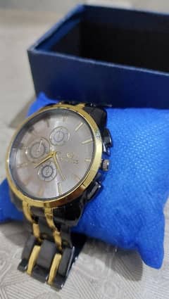 Men's Wristwatch – Gold & Black Design