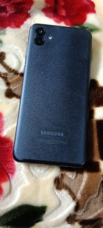 Samsung Galaxy A04 1