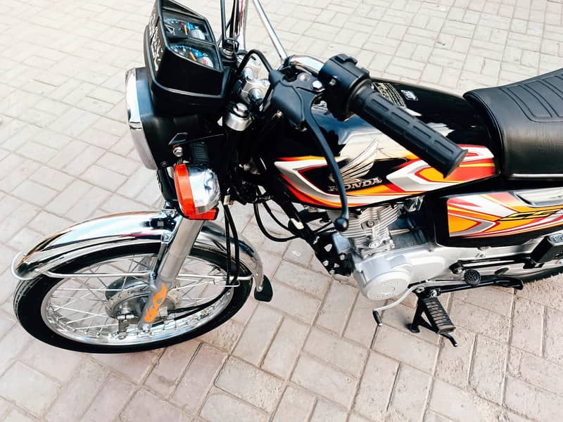 Honda 125 Model 2022 Gift For Honda Lover 7000+ KM Use 4