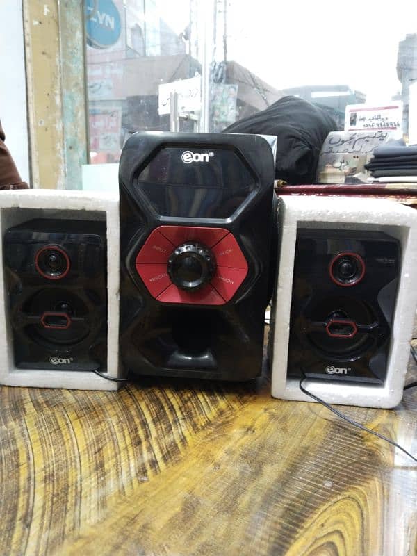 Eon 2102 speaker 3