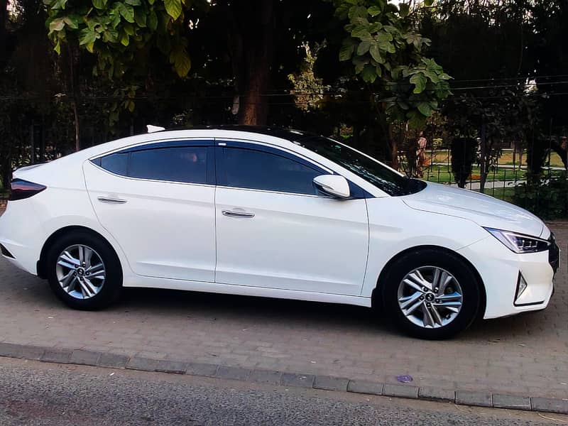 Hyundai Elantra 2021 4