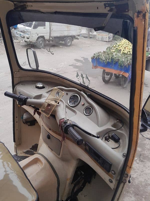 Urgent Sale Siwa rickshaw 3