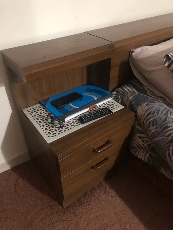 Bedroom  set Available for sale 1