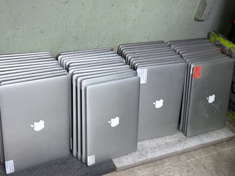 Apple MacBook Air 2015 0