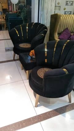 beautiful sofa chair only in 35k