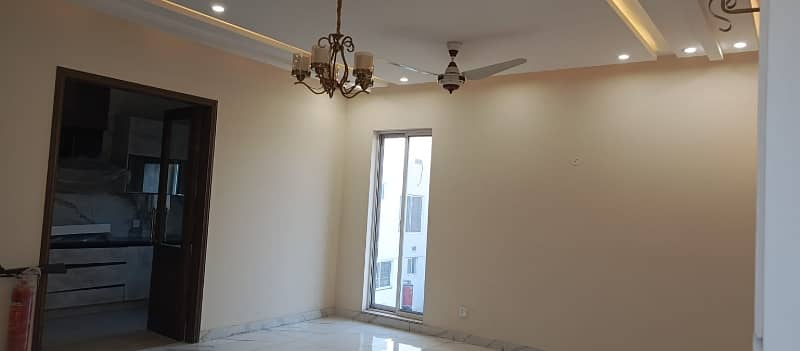 With Basement 7 Beds 1 Kanal House for Sale in Ex Air Avenue DHA Phase 8 Airport road Lahore. 2