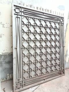 Main Gate for Sale ( very Heavy Gate) super fine Quality