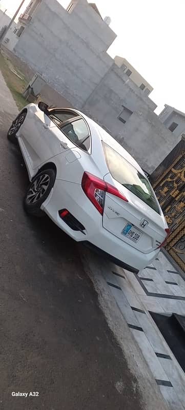 Honda Civic Oriel 2018 4