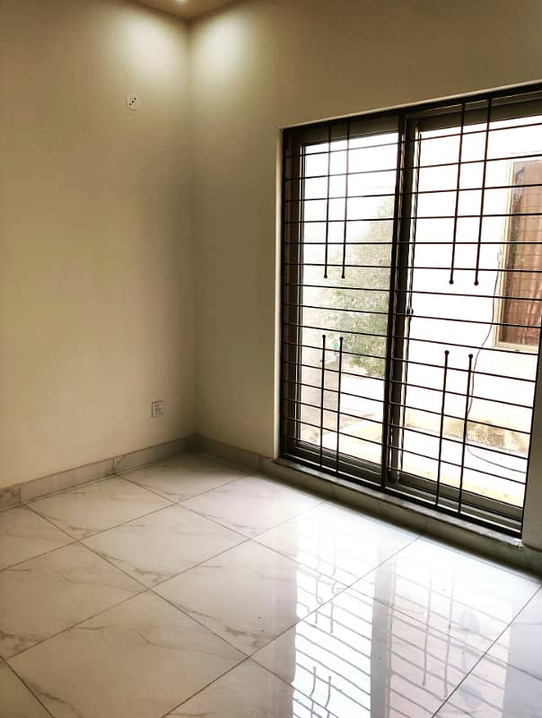 3 MARLA BRAND NEW MODREN HOUSE MOST BEAUTIFUL PRIME LOCATION FOR SALE IN NEW LAHORE CITY PH 2 A BLOCK. 2