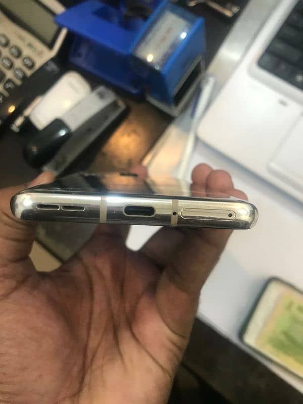 Original phone One Plus 8 3