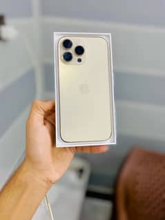 iphone 14 pro max Gold colour