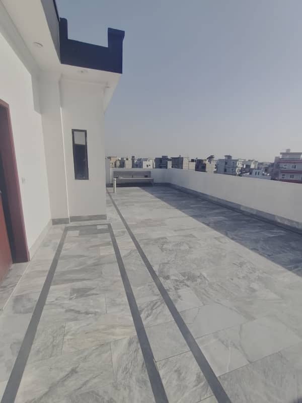 10 Marla Upper Portion for rent in LDA Avenue 12