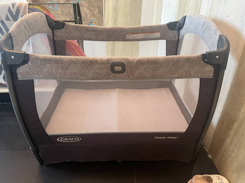 GRACO bassinet 1