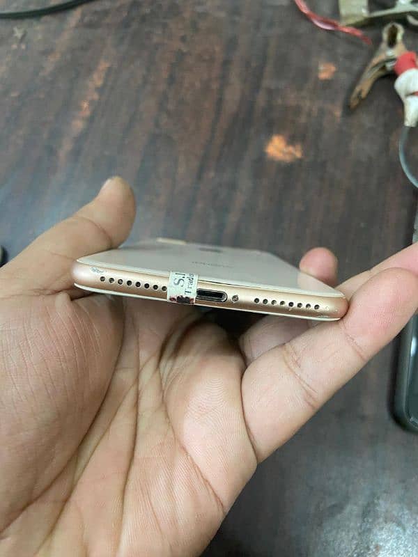 iphone 8 plus Non PTA all ok 64 GB hai only Karachi 2