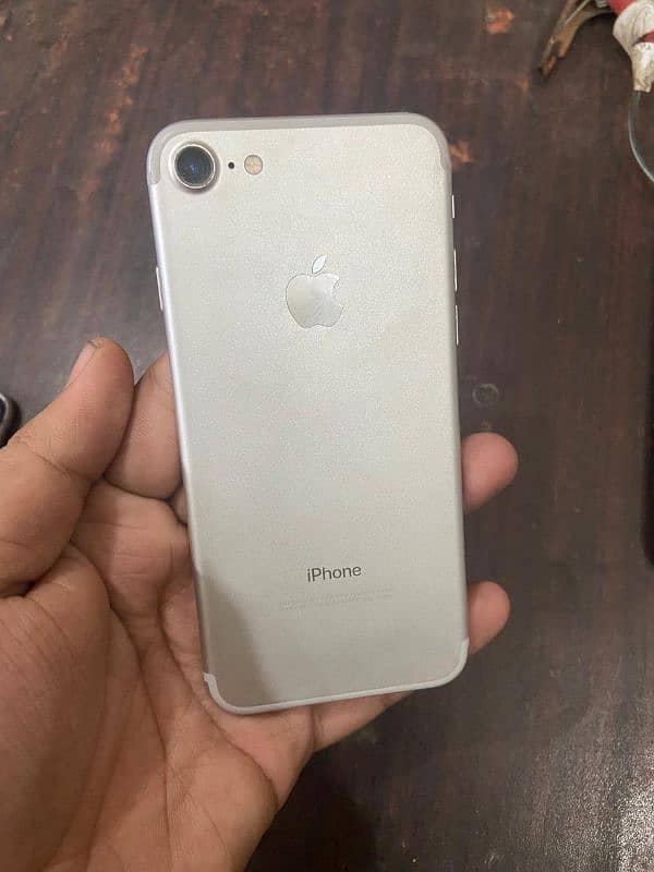 iphone 7 PTA approved all ok hai only Karachi 2