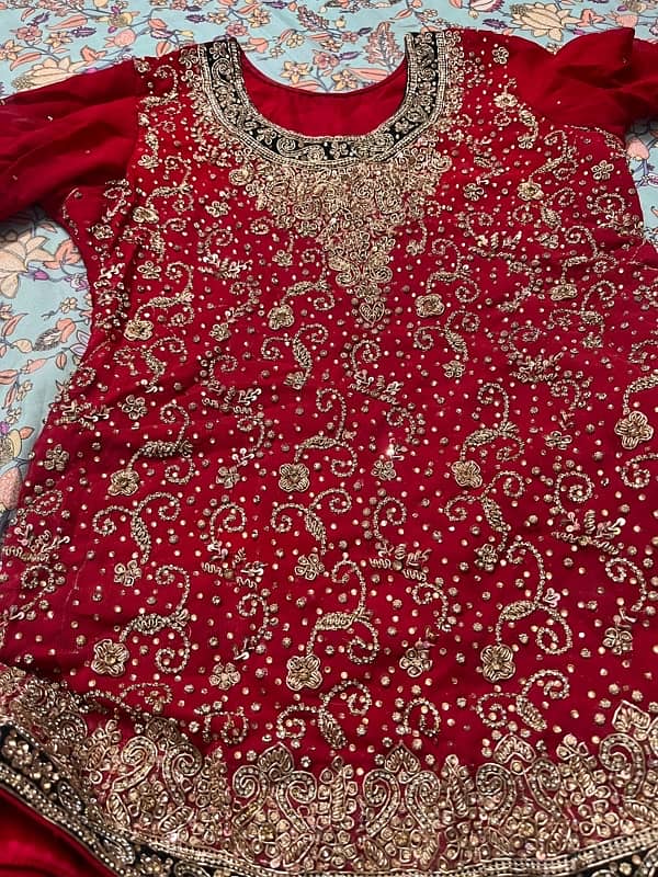 bridal dress for sale in new condition 3