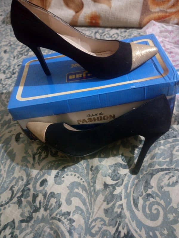 lady heel shoes 0