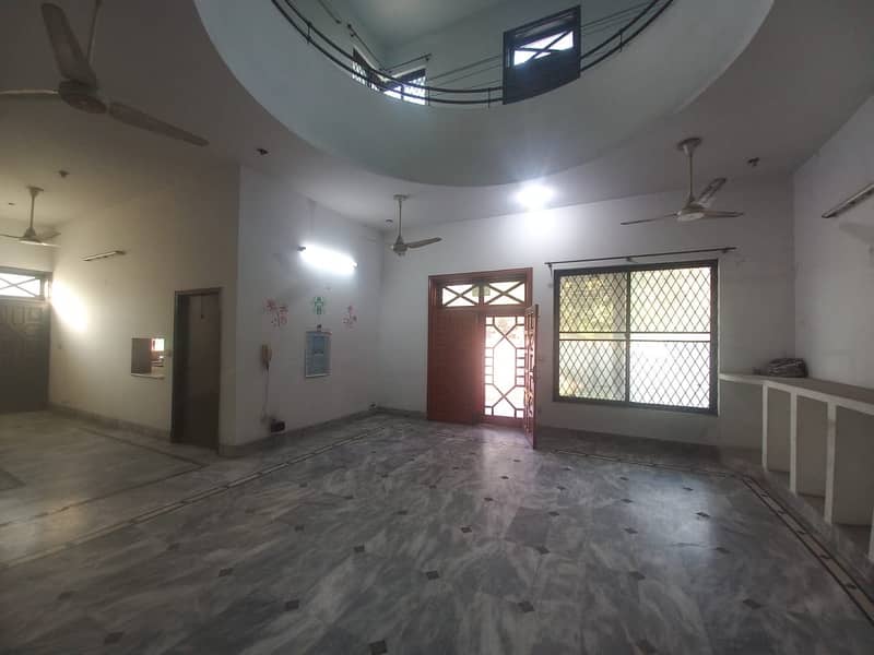 35 Marla Luxury House for Rent Prime Location in Johar Town! 4