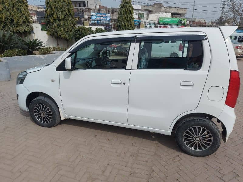 Suzuki Wagon R 2017/18 urgent sale 1