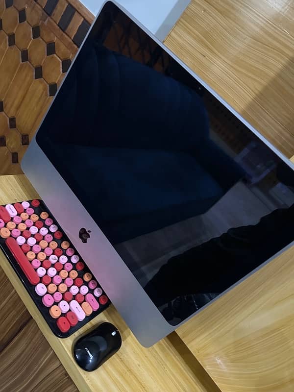Apple iMac system 0