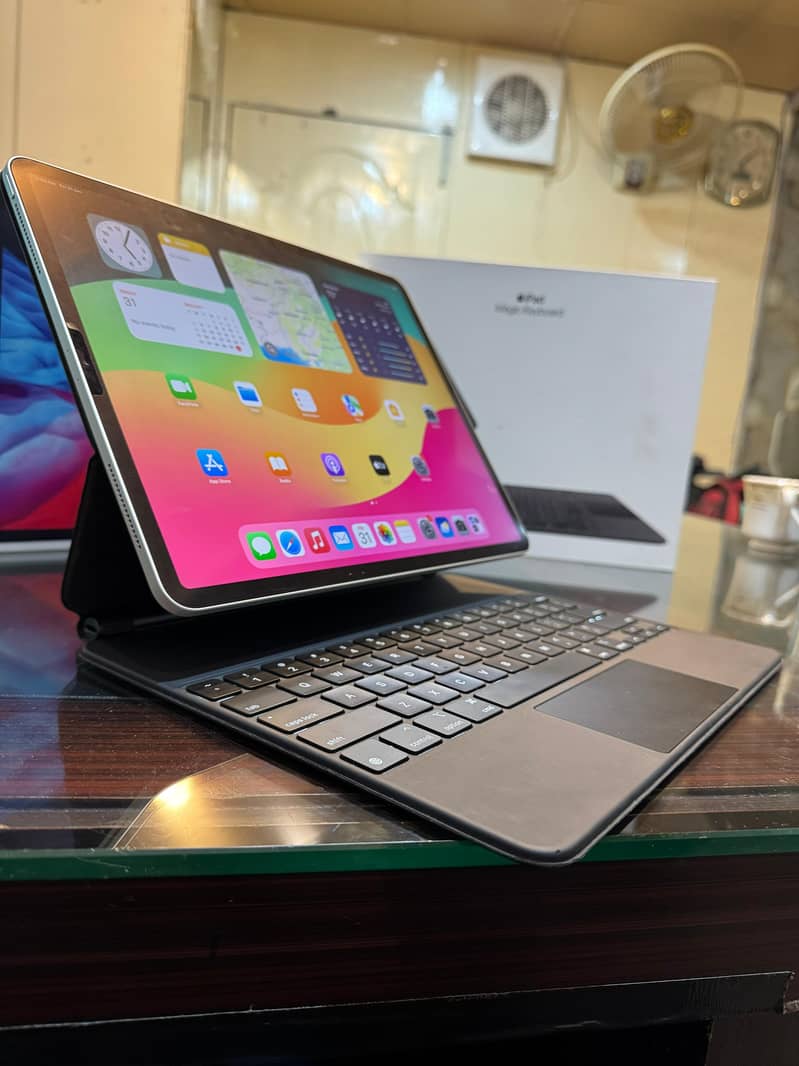 KeyBoard + iPad Pro 12.9'' 512 NEW (03354400115) 2