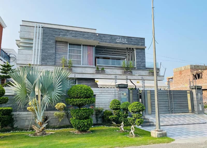 With Basement 6 Beds 1 Kanal House for Sale in Ex Air Avenue DHA Phase 8 Airport road Lahore. 0