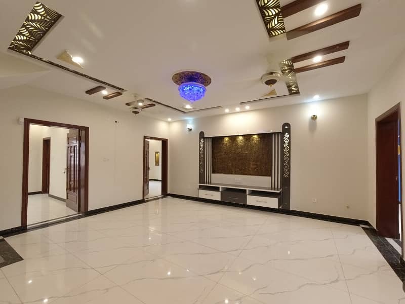 Ideal Prime Location House In Rawalpindi Available For Rs. 26500000 17