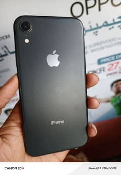 i phone Xr 128