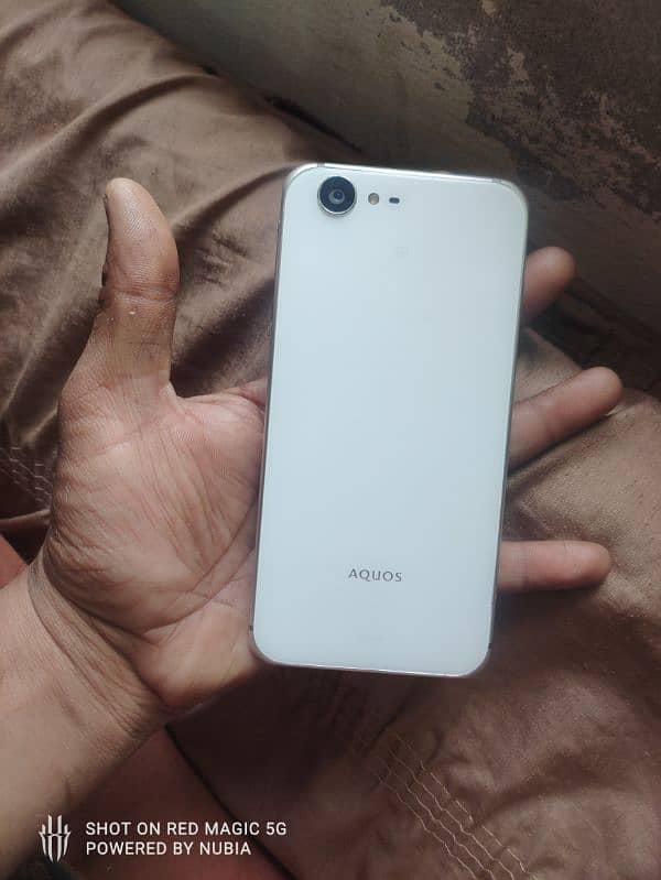 Aquos 04 zata 3gb 32 GB 1