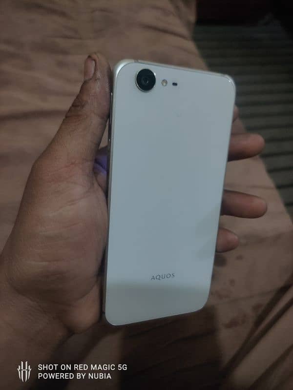 Aquos 04 zata 3gb 32 GB 4