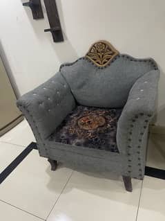 5 seater sofa for urgent sale location f11