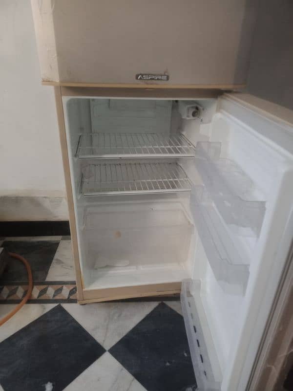 aspire mini fridge 4