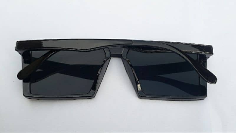 Sunglasses for boys in black color 2