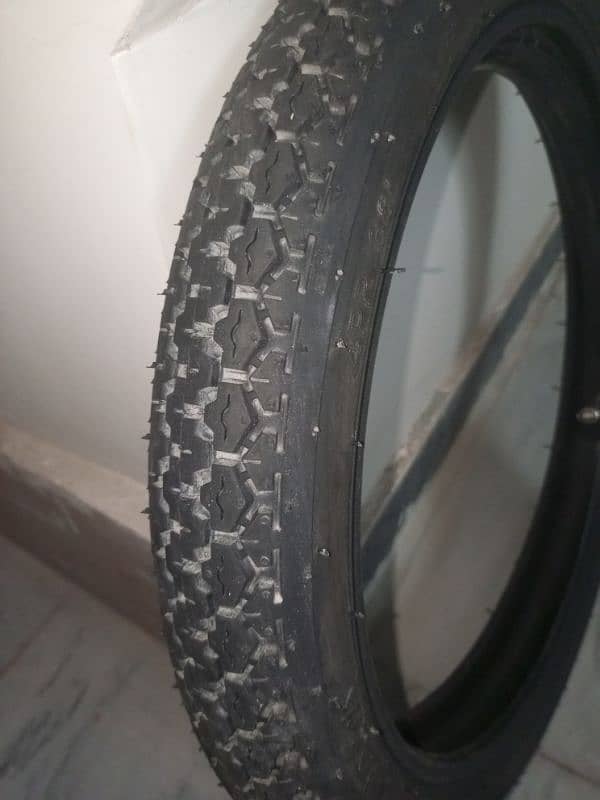 CD 70 bike tyre & tube 10