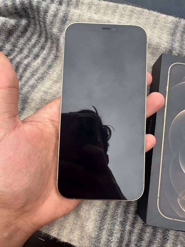 i phone 12 pro max 128 Gb PTA APPROVED GOLDEN 4