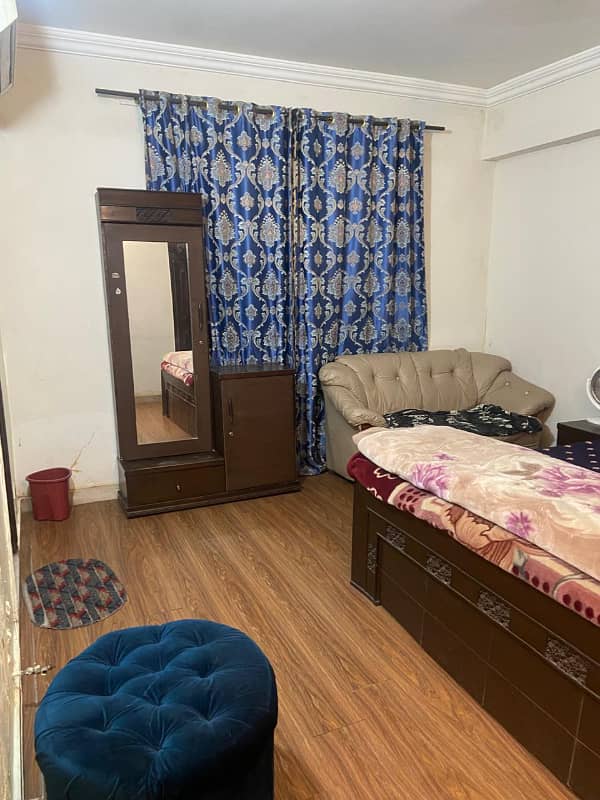 Sharing room available in F11 for rent 4