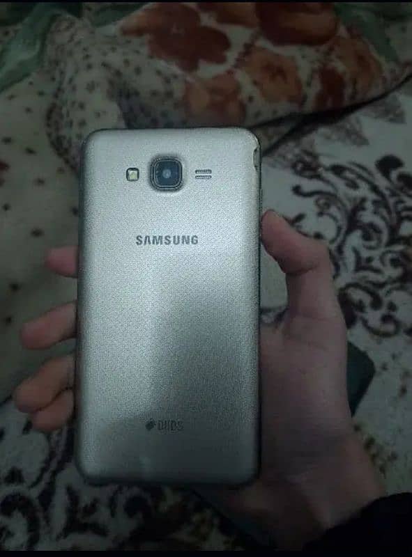 its samsung Galaxy J7 core 3 32gb for 8000 3