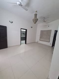 10MARLA TILE GROUND AND 1ST FLOOR PORTIONS FOR RENT IN ALLAMA IQBAL TOWN